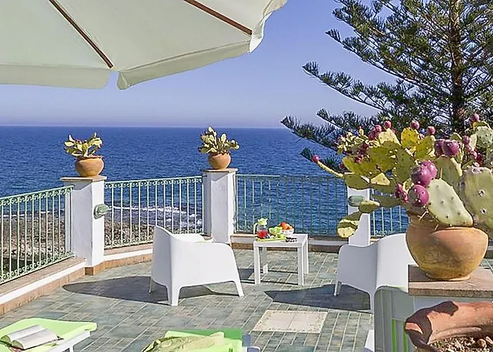 Beautiful Home In Siracusa With House Sea View